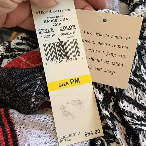 NWT Alfred Dunner Petite “Barcelona” sweater set with detachable necklace‎ - Picture 8 of 9